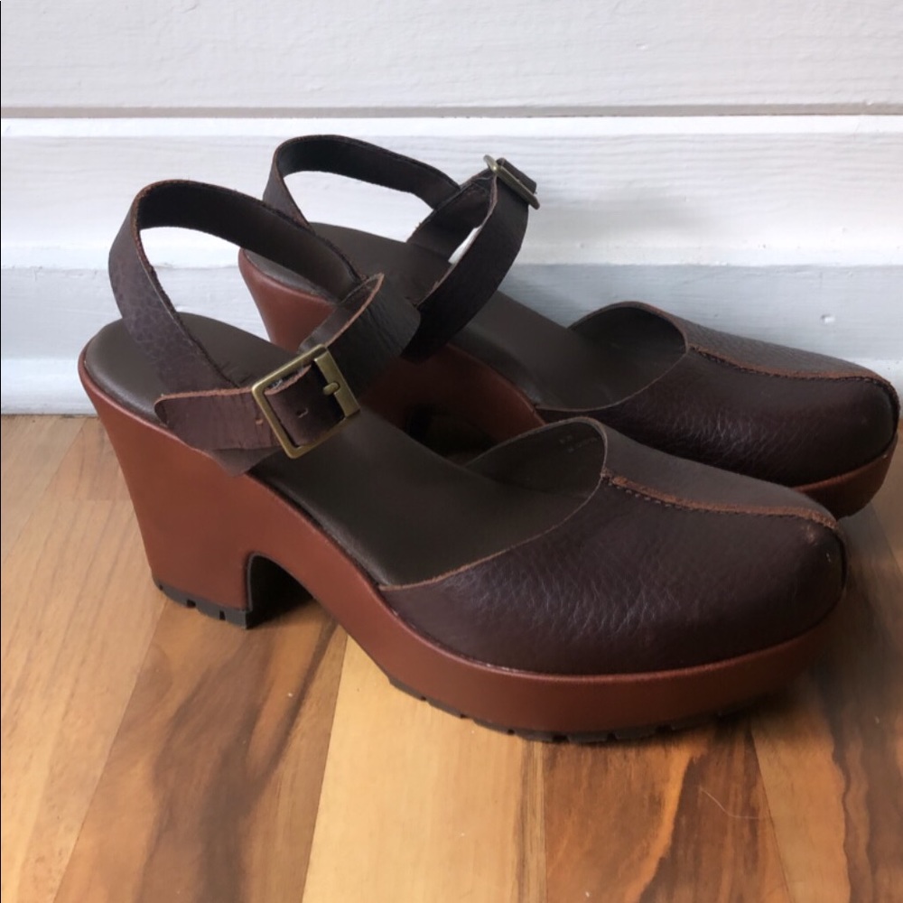 Brown 70’s inspired Kork Ease